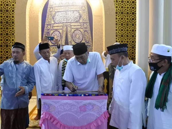 Bupati Jarot Ingatkan Fungsi Trilogi Masjid saat Resmikan Masjid Darul Ulum