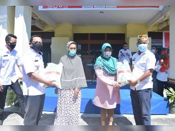 Bupati Martin: Bantu Masyarakat Pra Sejahtera Adalah Amanat Undang-Undang