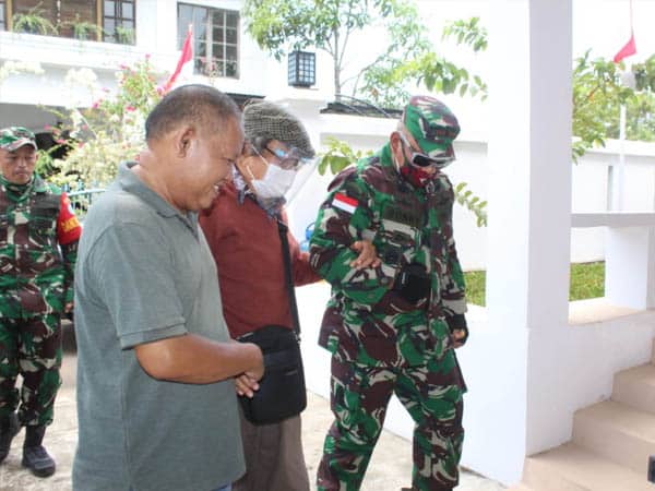 Danrem Antar Orang Tuanya Pulang Kampung