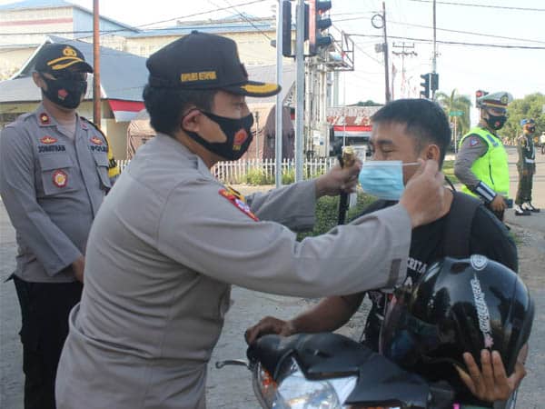 Turun ke Jalan, Kapolres Ketapang Pimpin Gerakan Wajib Pakai Masker