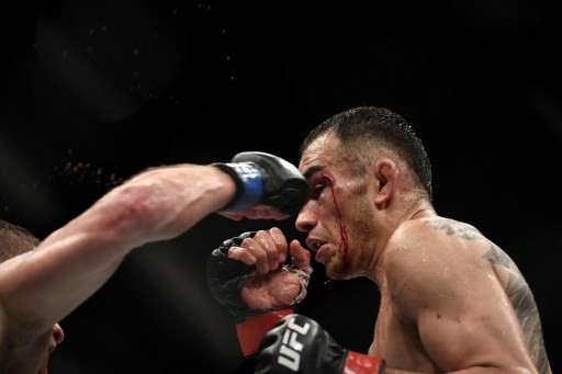 Marah Atas Desakan Pensiun, Mantan Juara Dunia Tantang Conor McGregor