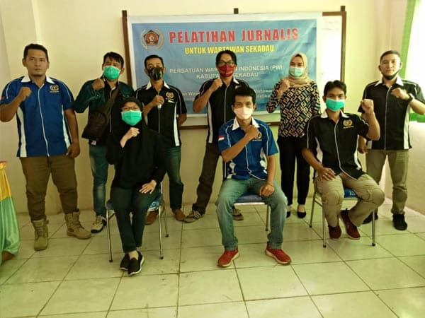 PWI Sekadau Gembleng Anggotanya Jadi Jurnalis Profesional