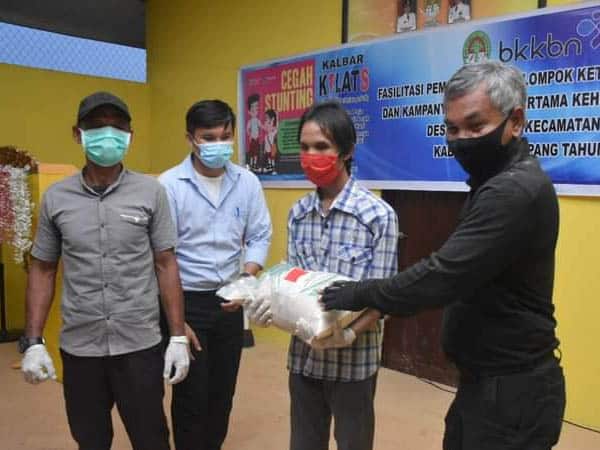 Pemkab Ketapang Kembali Salurkan Bantuan Masyarakat Pra Sejahtera dan Penyandang Disabilitas