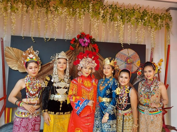 Lestarikan Adat dan Budaya Tidayu, Pemkab Sintang Gelar Pameran Pakaian Pengantin Secara Virtual