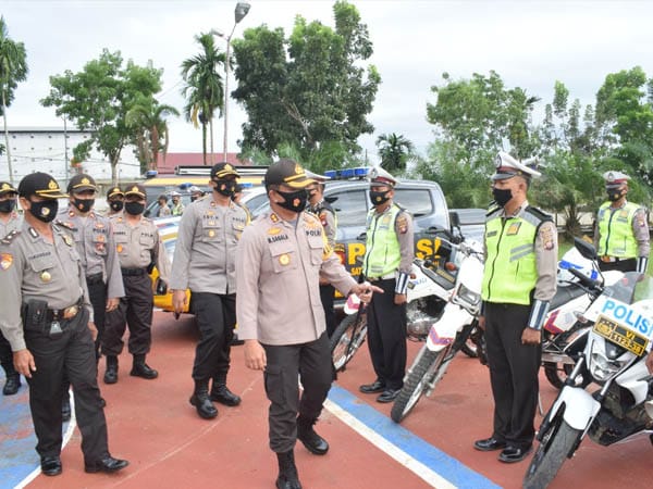 Polres Sekadau Laksanakan Apel Gelar Sarpras Ops Mantap Praja Kapuas 2020