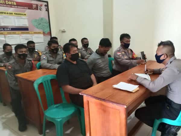 Polsek Sekadau Hulu Evaluasi Kinerja Anggotanya