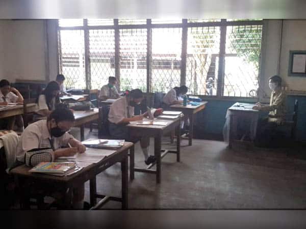 SMA Karya Sekadau Buka Sekolah Tatap Muka Dengan Protokol Kesehatan Ketat