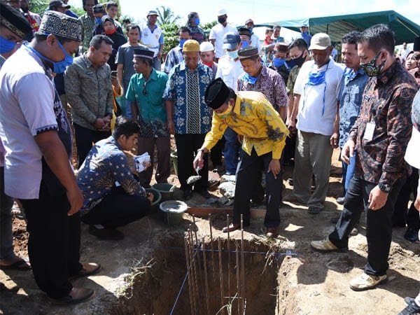 Sekda Farhan Letakkan Batu Pertama Pembangunan Masjid Miftahul Jannah