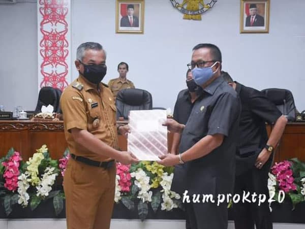 Martin Rantan Jawab Pandangan Umum DPRD Ketapang Tentang Perubahan APBD 2020