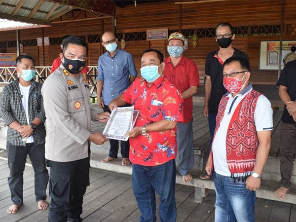 Paguyuban Sub Suku Dayak Sekadau Komitmen Bersama Polres Sekadau Wujudkan Pilkada Aman dan Damai