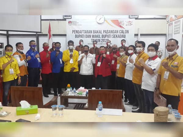 Resmi Mendaftar ke KPU, Rupinus-Aloysius Komitmen Bawa Sekadau Jauh Lebih Baik