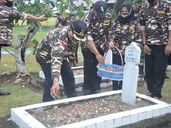 Wabup Ketapang Hadiri Peringatan HUT FKPPI dan Santuni Panti Jompo