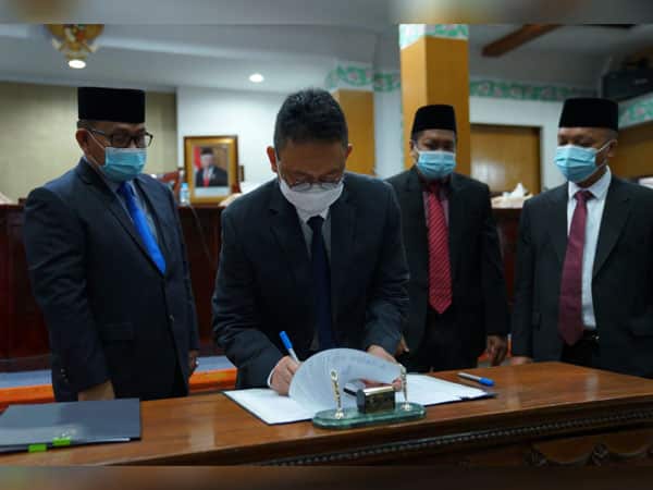 Wali Kota Pontianak Teken Rancangan Awal Perubahan RPJMD 2020-2024