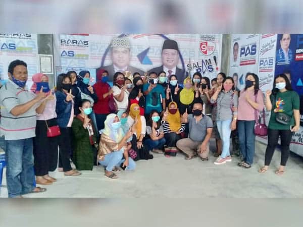 Emak-emak Sekadau Siap Menangkan Aron-Subandrio