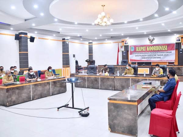 Florentinus Anum Pimpin Pelaksanaan Rakor Pilkada Sintang 2020