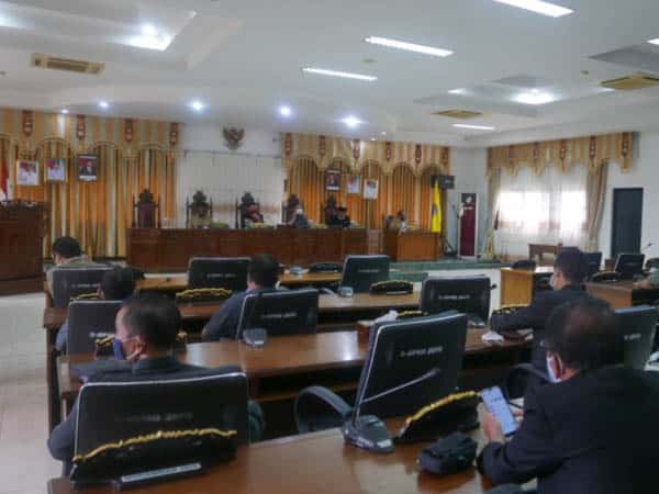 Jawaban Eksekutif Pemkab Sekadau tentang Raperda Pelaksanaan APBD Tahun Anggaran 2019