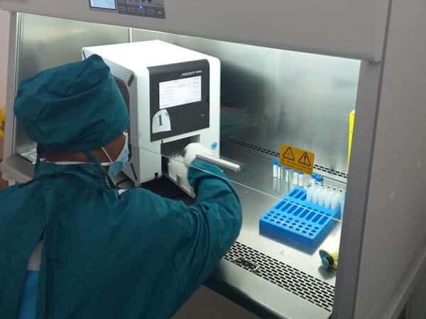 Peringati Hari Dokter Nasional, PT WHW Gelar Tes Usap PCR TCM Gratis ke Puluhan Tenaga Medis RSUD Agoesdjam Ketapang