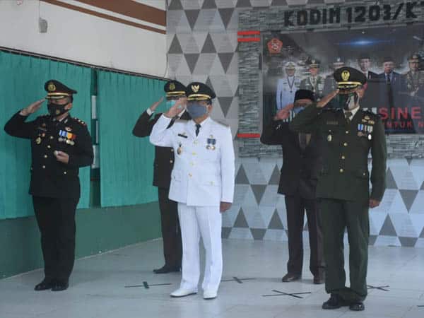 Plt Bupati Ketapang Ikuti Upacara Peringatan HUT ke-75 TNI Secara Virtual