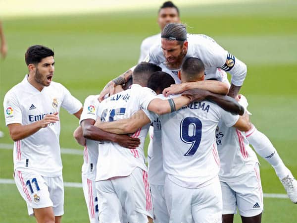 Real Madrid ke Puncak Klasemen Liga Spanyol Usai Pecundangi Barcelona 3-1