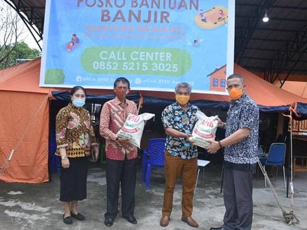 Sekda Ketapang Kerahkan Seluruh OPD Bantu Tanggulangi Banjir di Dua Kecamatan
