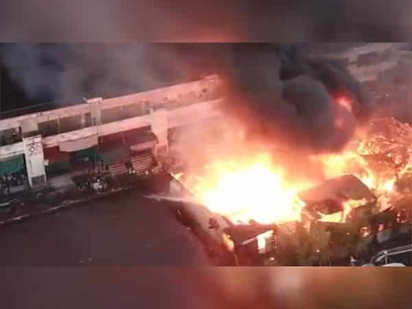 Sembilan Ruko di Pasar Inpres Sintang Hangus Dilahap Si Jago Merah