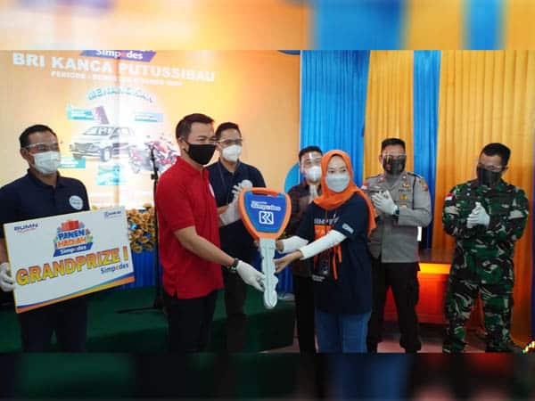 Bupati Sis Harap BRI Terus Tingkatkan Pelayanan untuk Hidupkan Roda Perekonomian Masyarakat di Masa Pandemi