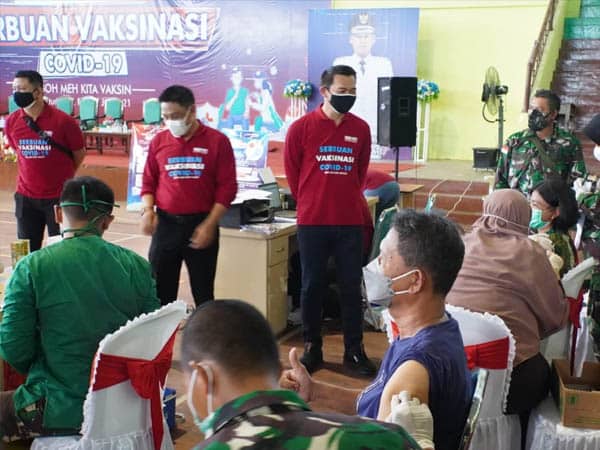 Bupati Sis Senang Masyarakat Kapuas Hulu Antusias Ikuti Serbuan Vaksinasi Covid-19