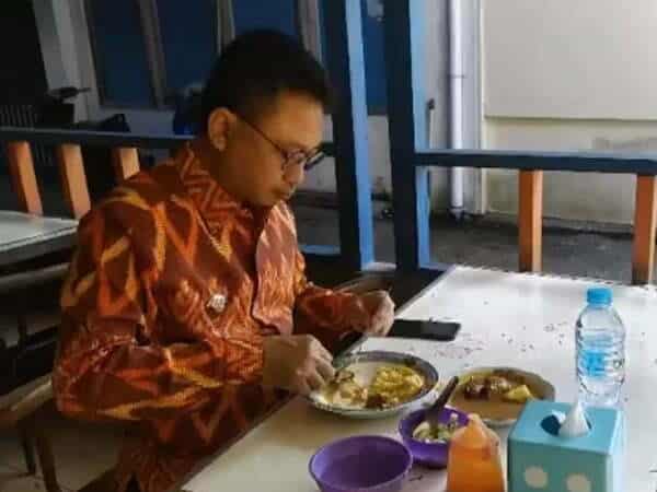 Tak Sampai 20 Menit, Wako Edi Kamtono Sarapan Roti Cane Hanya 13 Menit