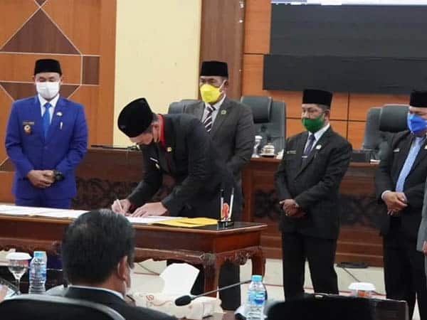 Legislatif Setujui Tiga Raperda Usulan Pemkab Kapuas Hulu Jadi Perda