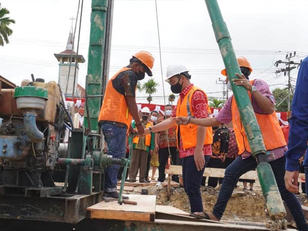 Bupati Sis Pancangkan Tiang Pertama Pembangunan Gedung Paroki Putussibau