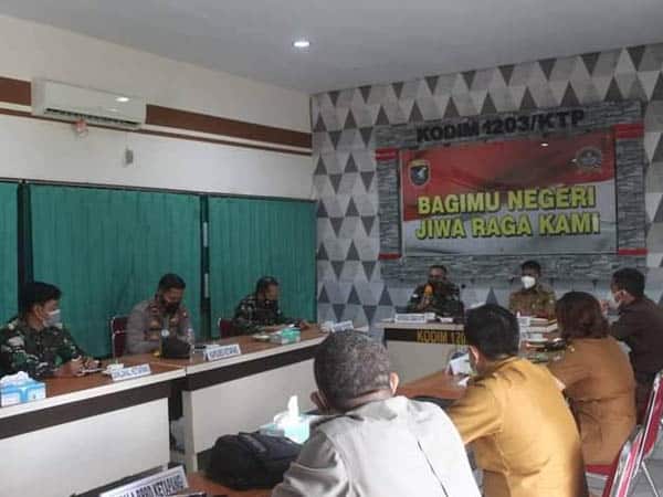 Percepat Penanganan Covid-19, Kapoksahli Kodam Xll/Tanjungpura Tekankan PPKM Mikro di wilayah Kodim 1203/Ktp