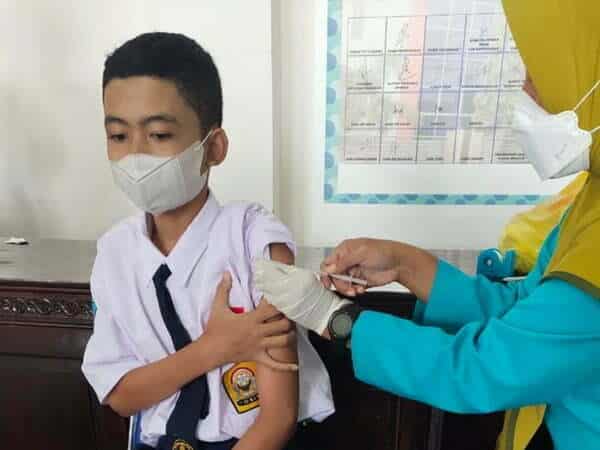 Anak Usia 12-17 Tahun di Ketapang Mulai Divaksin