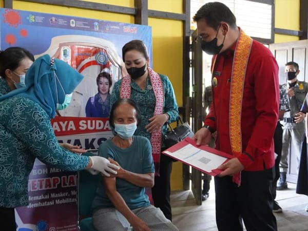 Bupati Sis Ingatkan Masyarakat Tetap Disiplin Prokes Meski Sudah Divaksin