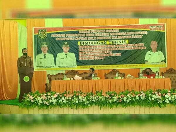 Bupati Sis Imbau Desa Selaraskan Program Pembangunan dengan Kapuas Hulu Hebat