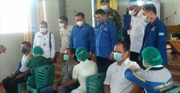 Demokrat Sekadau Gelar Vaksinasi Massal Sekaligus Bagi-bagi Beras