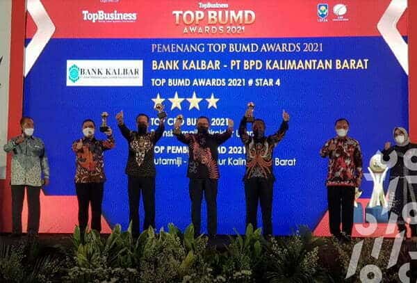 Gubernur Kalbar Diganjar Penghargaan Top Pembina BUMD 2021