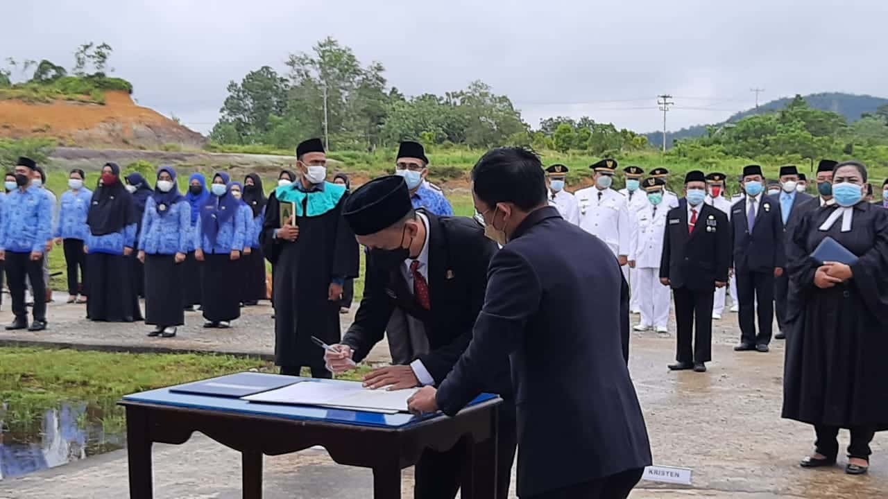 Bupati Melawi Lantik 258 Pejabat Eselon III dan IV