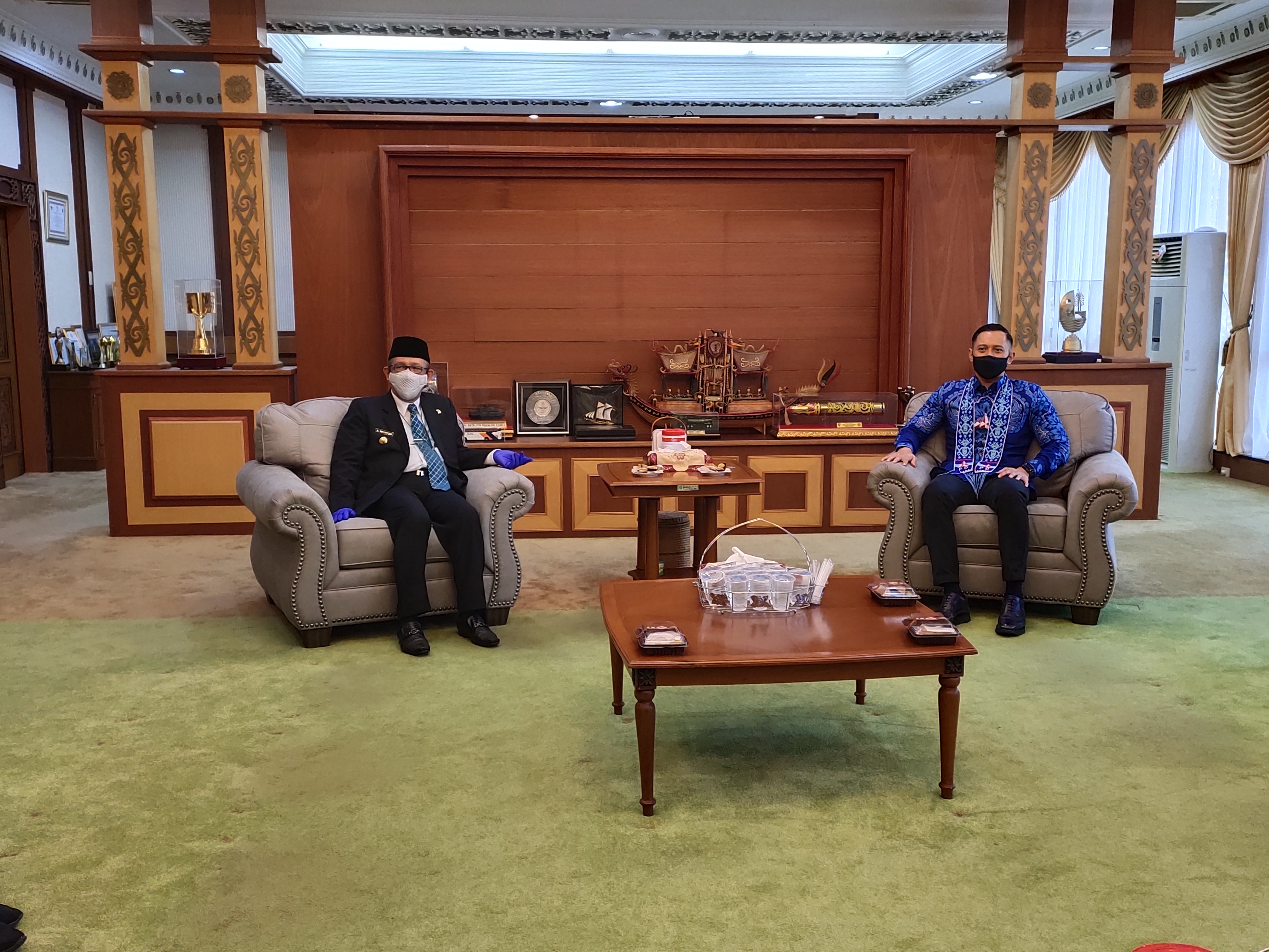 AHY dan Sutarmidji Gelar Pertemuan di Kantor Gubernur