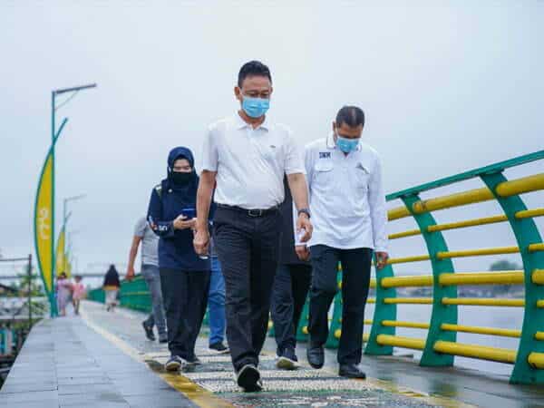 Waterfront Sungai Kapuas Dongkrak Perekonomian Warga