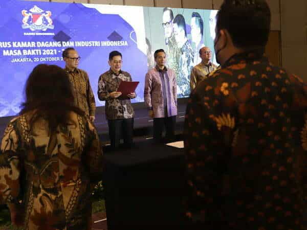 Arsjad Rasjid Lantik Pengurus KADIN Indonesia Periode 2021-2026