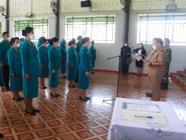 Bupati Aron Kukuhkan Pengurus PKK Sekadau