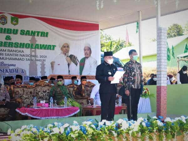 Bupati Aron Pimpin Apel Seribu Santri di Sekadau