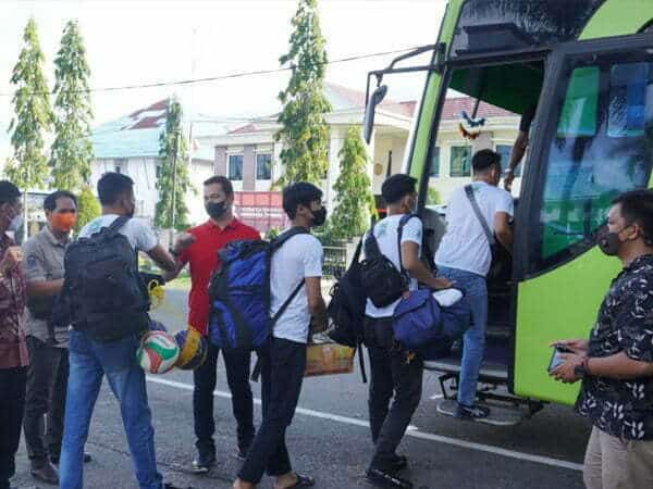 Bupati Sis Lepas Keberangkatan Tim Voli Gaspul Hadapi Laga di Pontianak