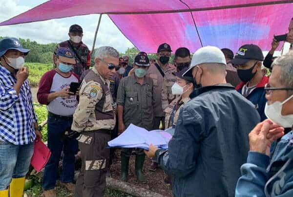 Bupati Tinjau Tanggul Air Asin yang Jebol, Kelompok Tani di Desa Tempurukan Minta Segera Perbaiki