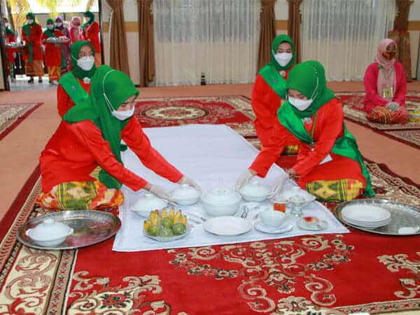 Lestarikan Budaya Melayu Lewat Festival Saprahan