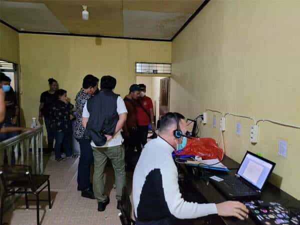 Polda Kalbar Gerebek Kantor Pinjol Ilegal di Pontianak, 14 Orang Diamankan