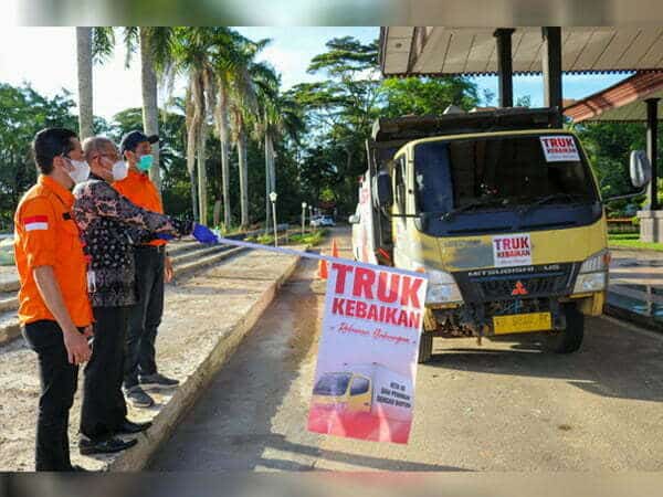 Sutarmidji Lepas Truk Kebaikan Bantuan untuk Korban Banjir Sintang