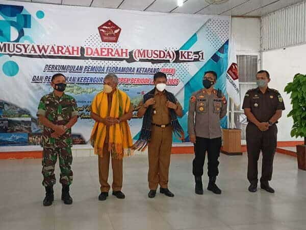 Bupati Martin Rantan Lantik Pengurus Perkumpulan Pemuda Flobamora Ketapang