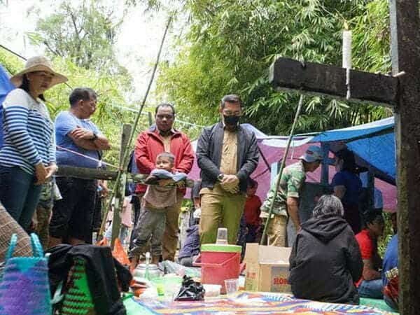 Bupati Sis Hadiri Misa Kudus Peringatan Hari Arwah