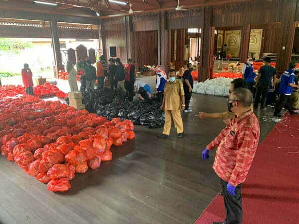 Gubernur Apresiasi Solidaritas Masyarakat Kalbar Salurkan Bantuan Tanpa Diminta, Sindir Perusahaan Sawit?